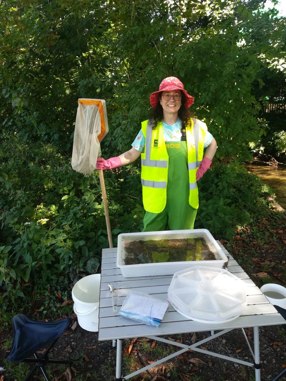 Riverfly monitor with equipment and sample
